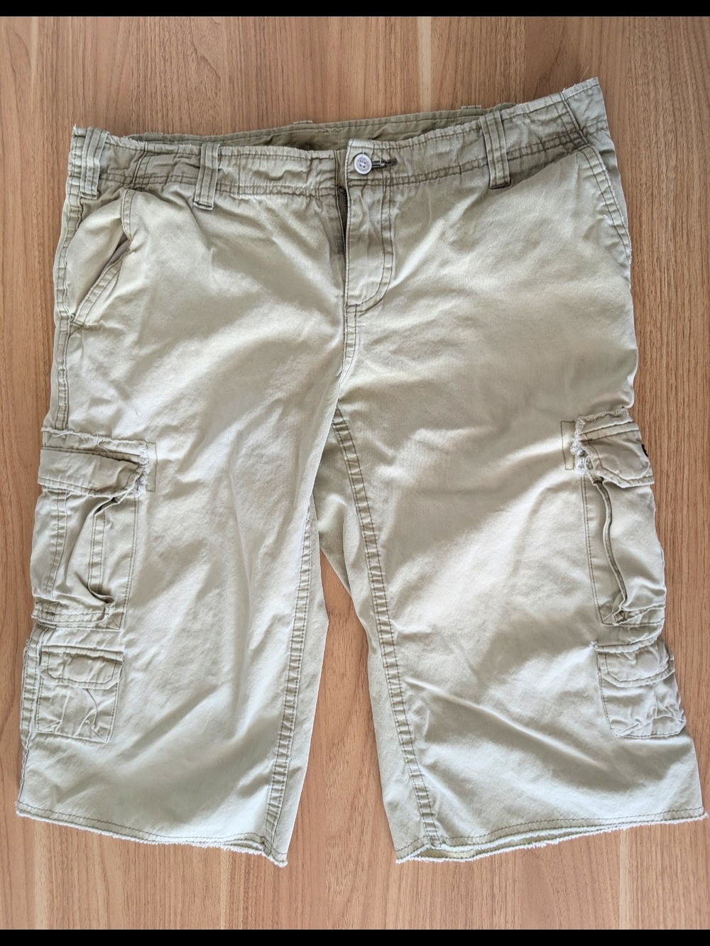 Vintage Early 2000s Gallaz Skateboard Khaki Cargo Shorts